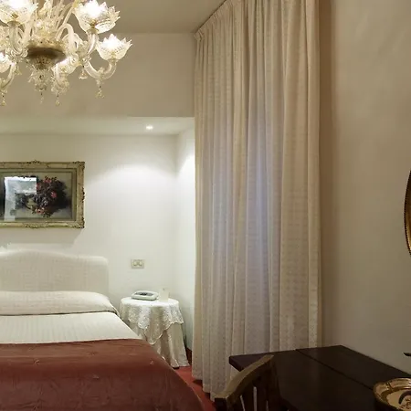 Hotel Columbia
