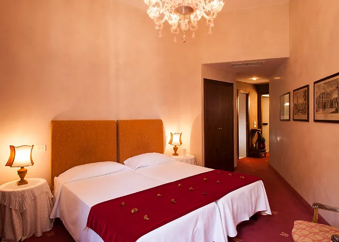 Hotel Columbia 3*