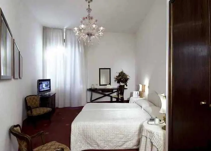 Otel Columbia 3*